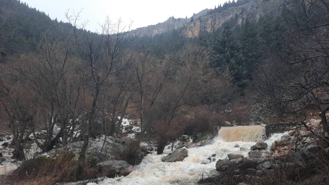 Konya'nın "patlayan kaynağı" erken coştu! Ziyaretçiler kar yağmur demiyor, geliyor 6